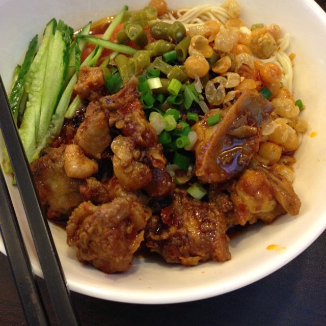 怒奔的蜗牛做的排骨拌面