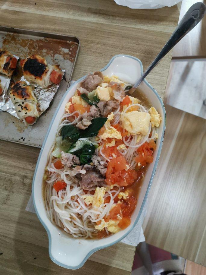 酸爽到不敢想象的浇汤肥牛面