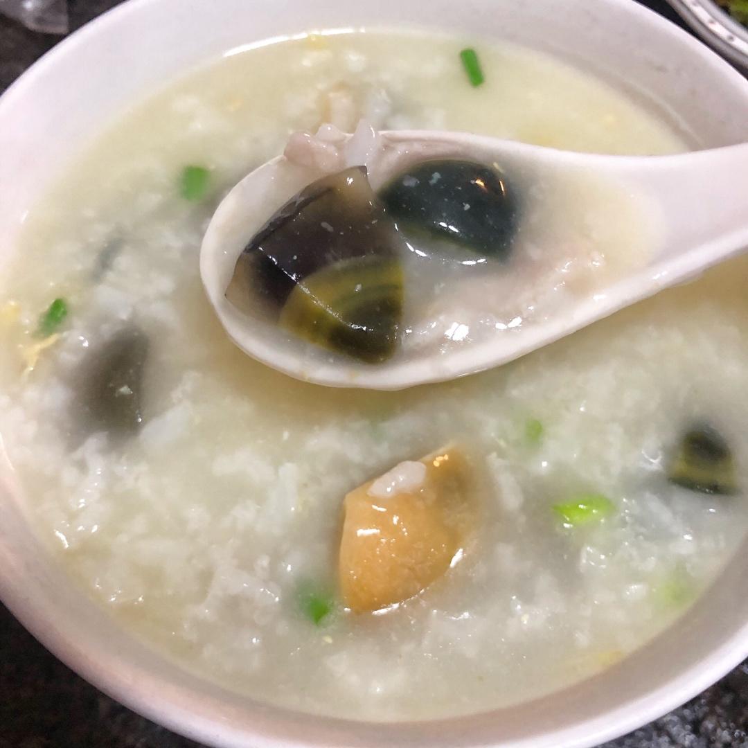 堂妈小厨——超好喝的皮蛋瘦肉粥