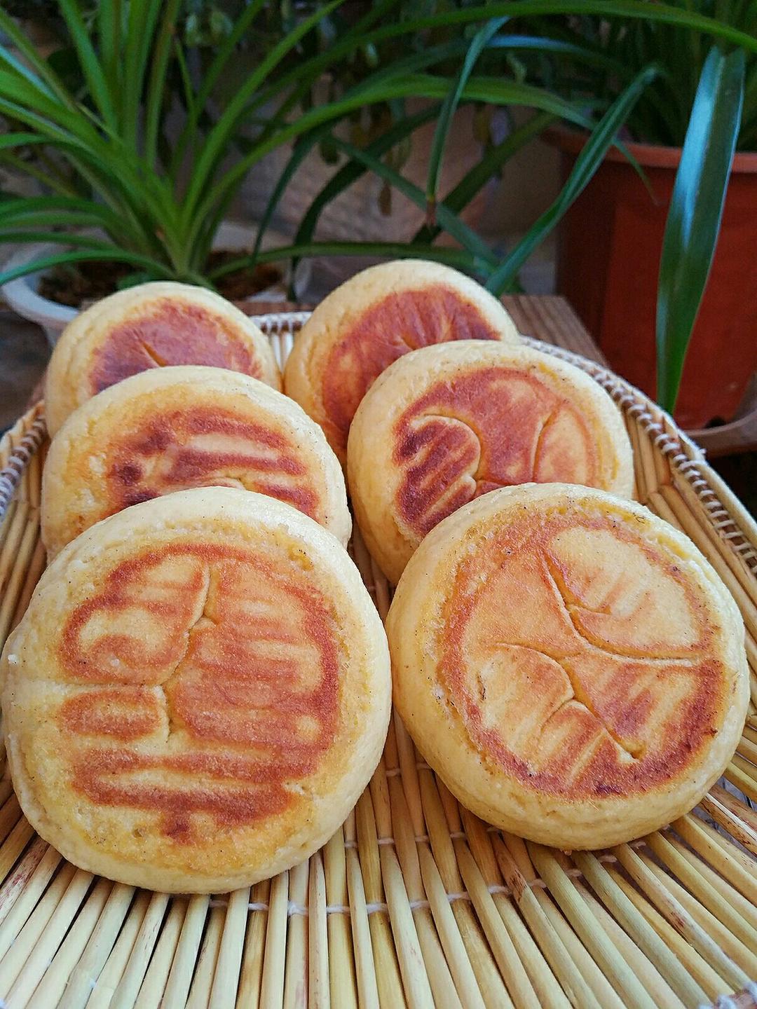 淡淡的月光_s做的锅贴馒头