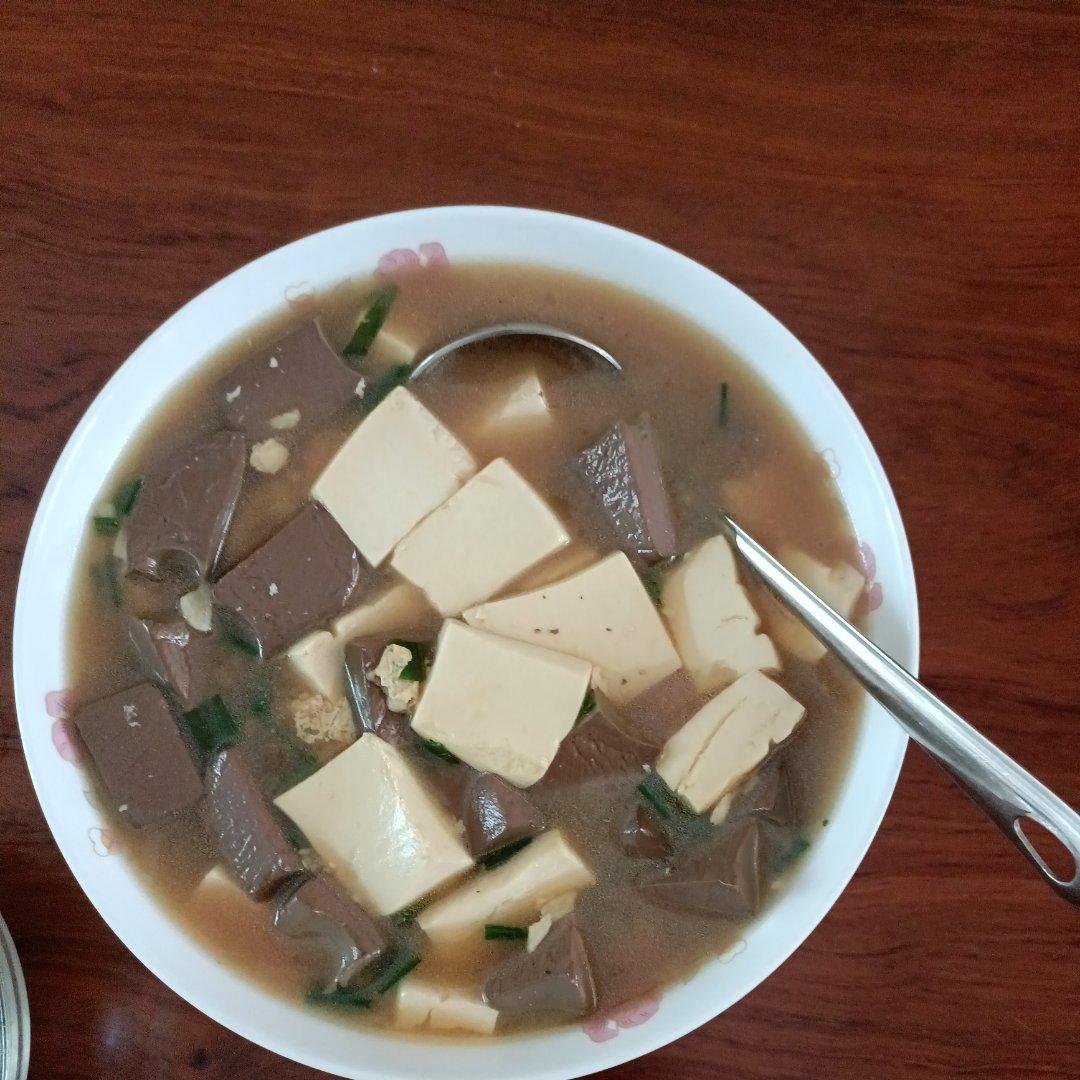 滑嫩鸭血豆腐