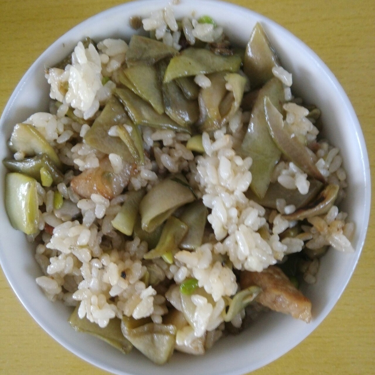 安然简单做的扁豆焖饭