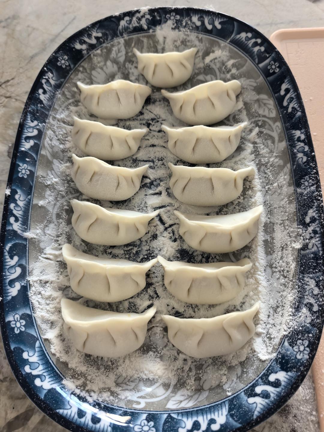 手工揉面三分钟，又韧又薄又好包的饺子皮