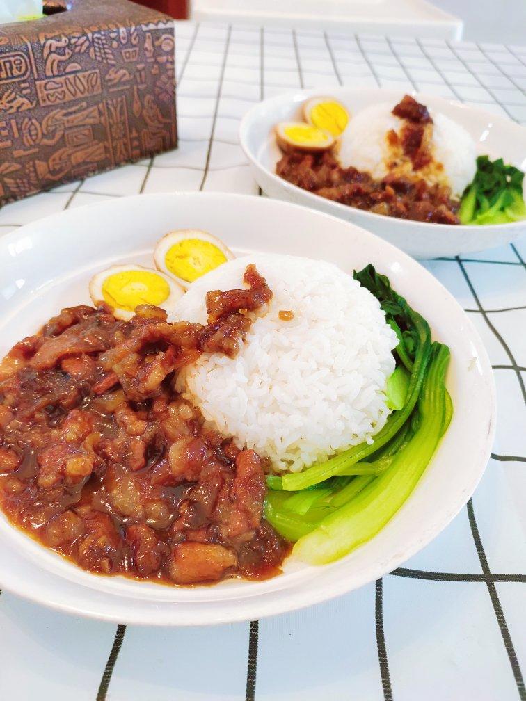 洋葱酥卤肉饭