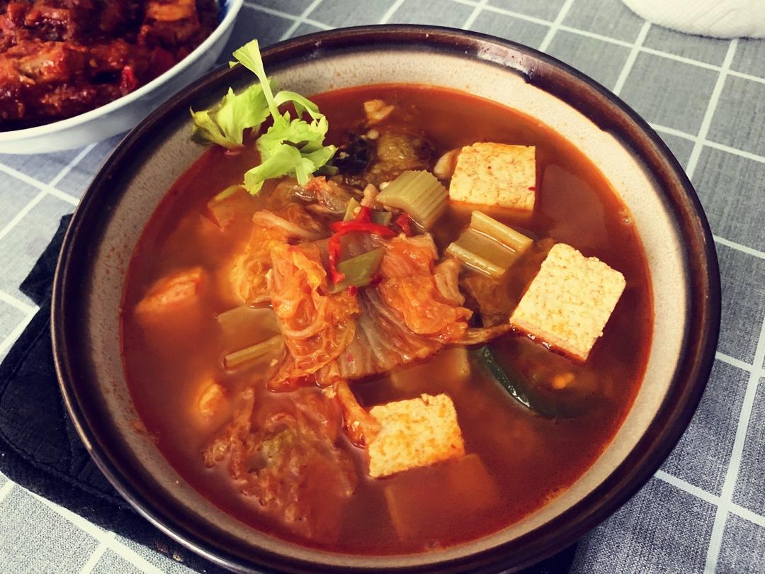 三文鱼豆腐泡菜汤