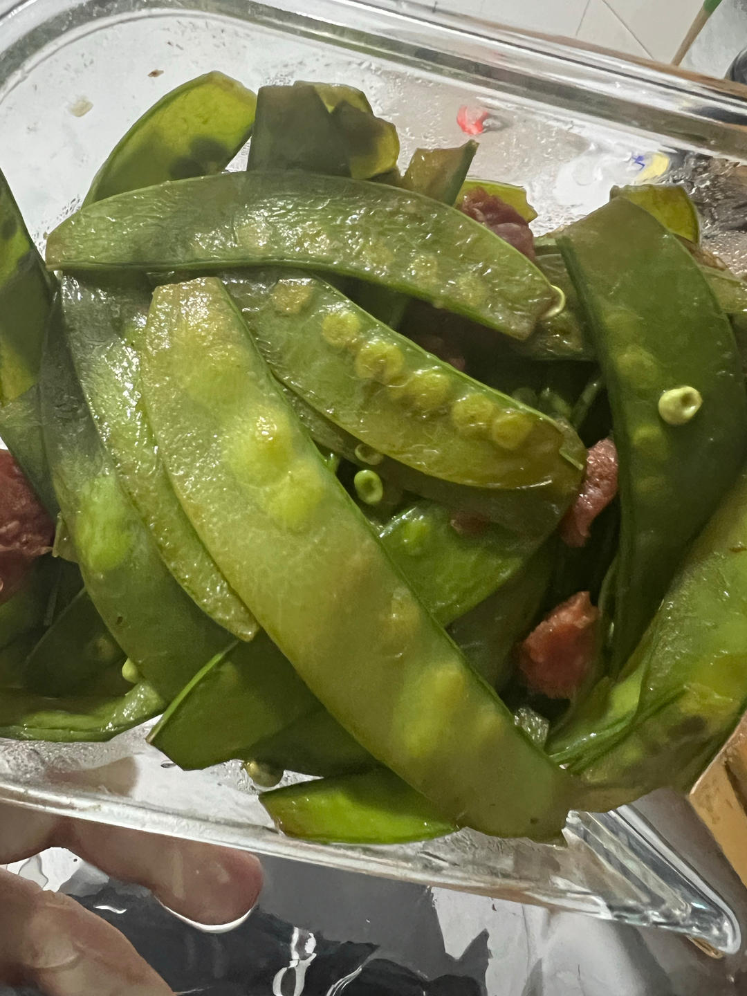 无比简单的荷兰豆炒腊肠，营养又好吃～！
