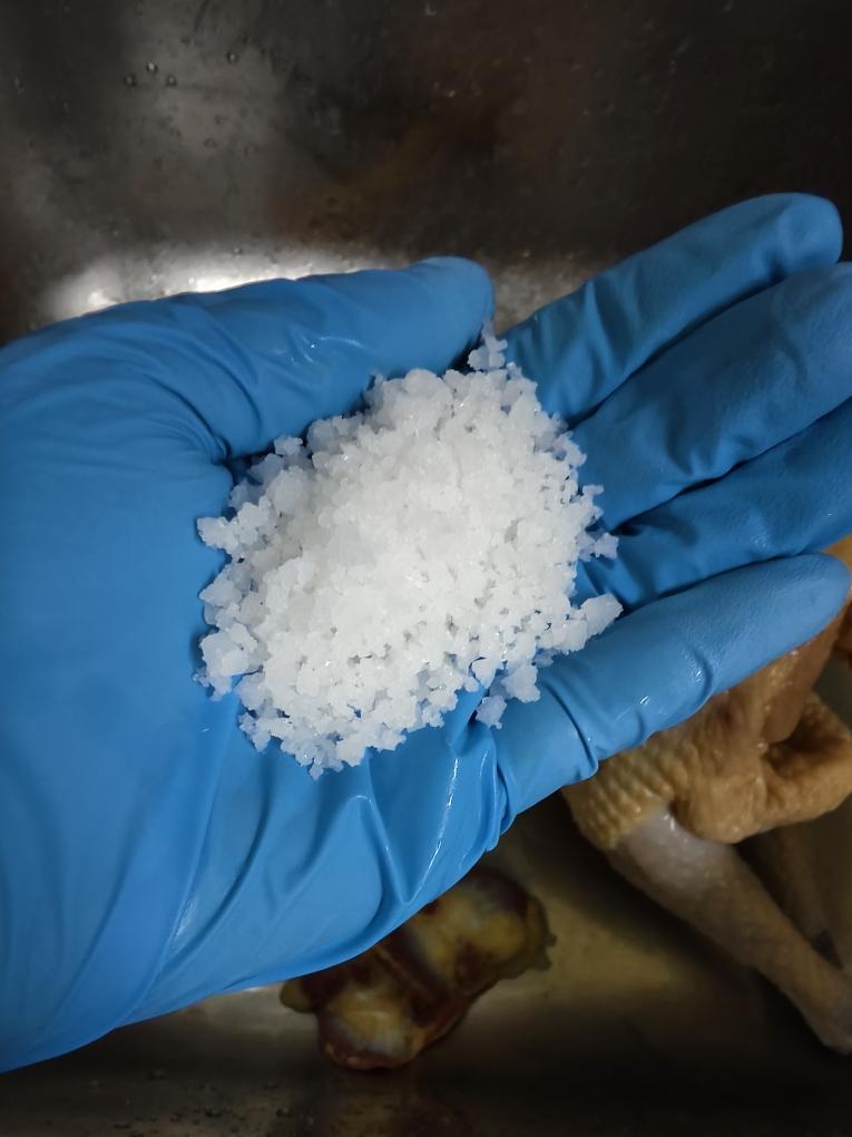 电饭锅盐焗鸡的做法 步骤2