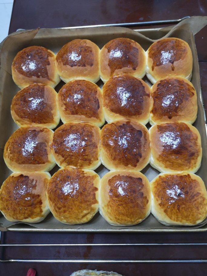 学做蛋糕师做的淡奶油软面包