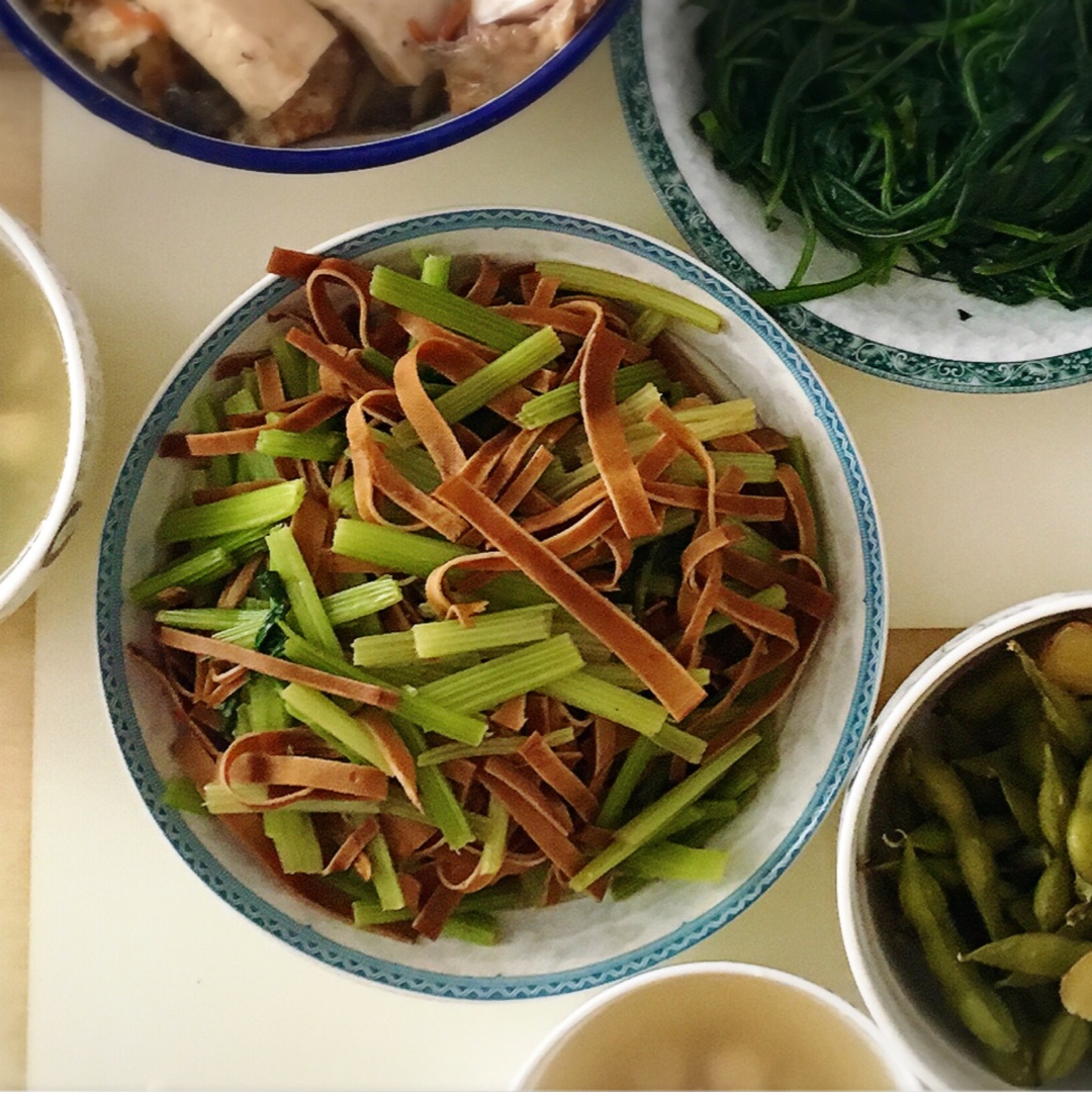 素菜：芹菜炒豆腐干