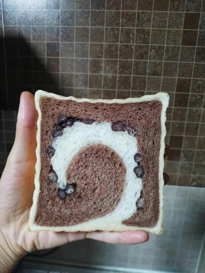 清香柔软的抹茶红豆吐司