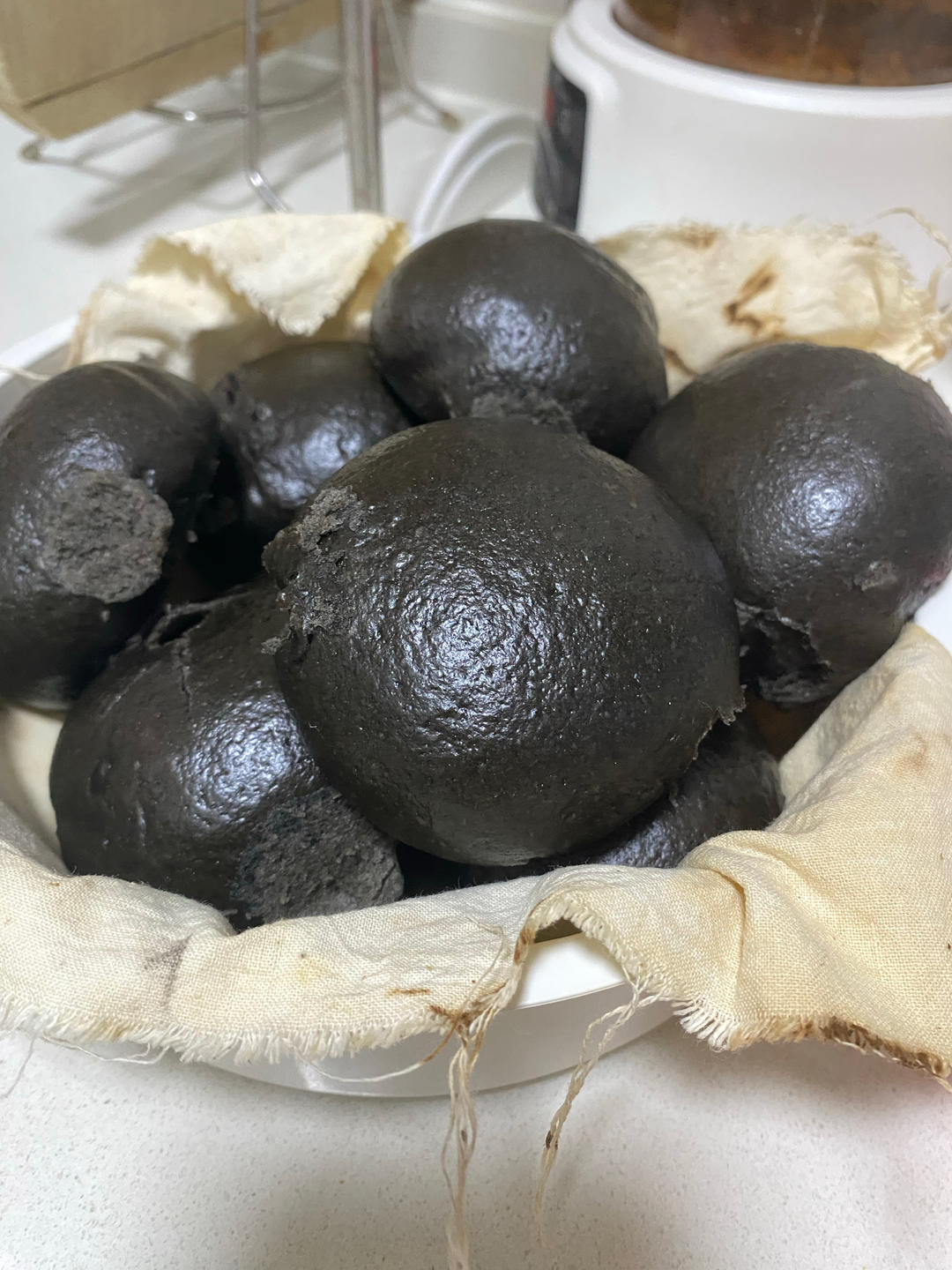 乌发补钙 ～黑芝麻刀切馒头