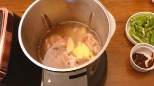 回锅辣炒肉片的做法 步骤2