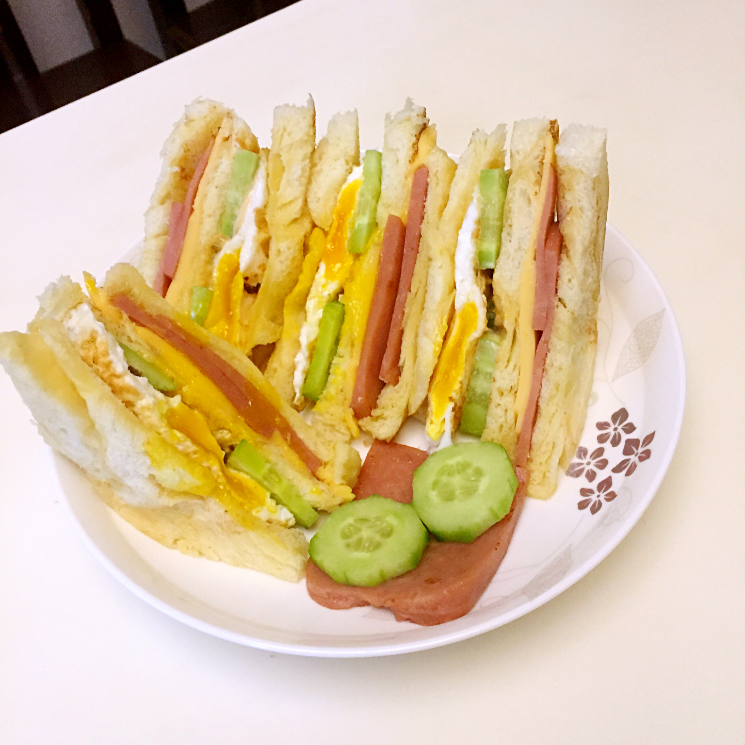 火腿芝士蛋三文治