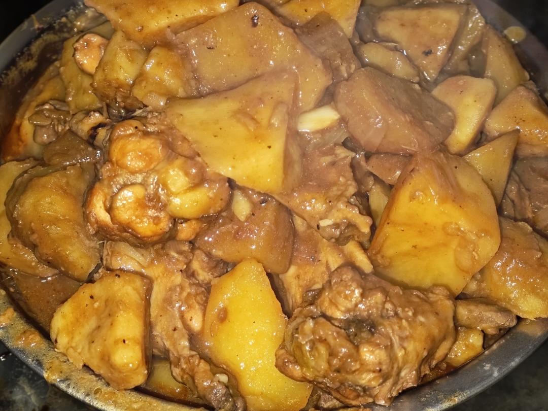 家常版三汁鸡翅焖锅