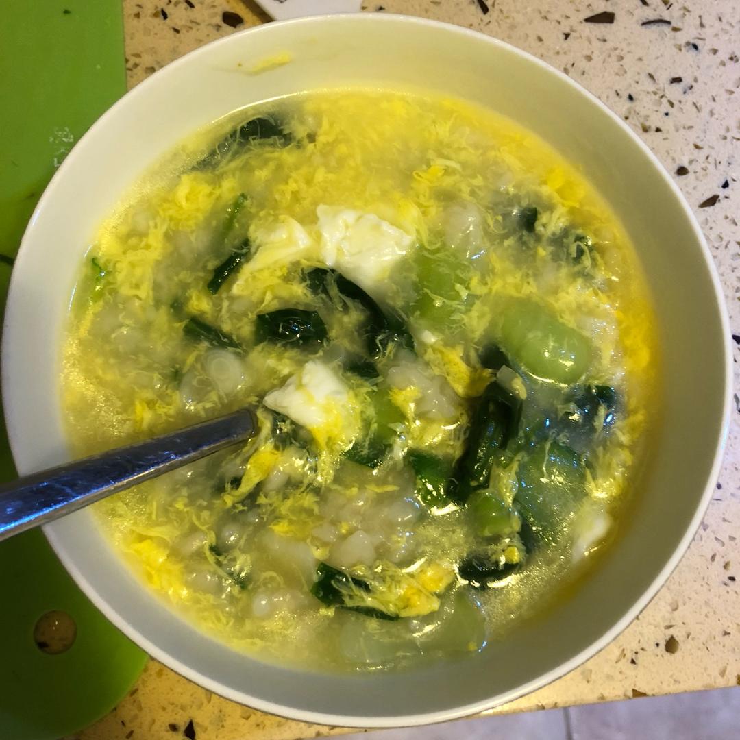 可爱乖巧只撩你呀做的青菜鸡蛋疙瘩汤
