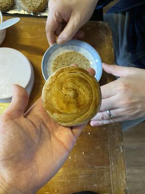 香酥芝麻椒盐烧饼的做法 步骤16