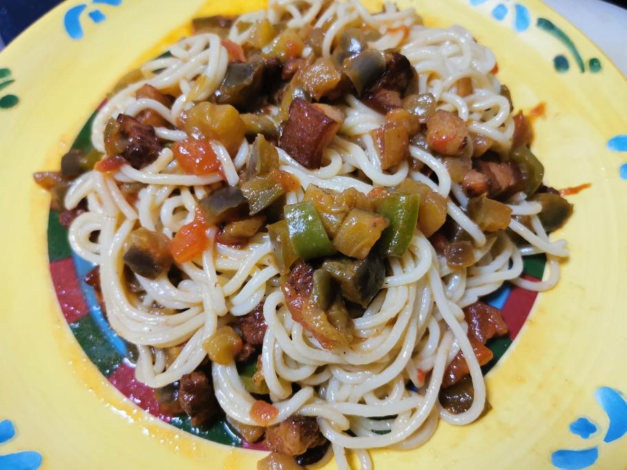 一吃就撑的“肉丁茄辣西”拌面的做法