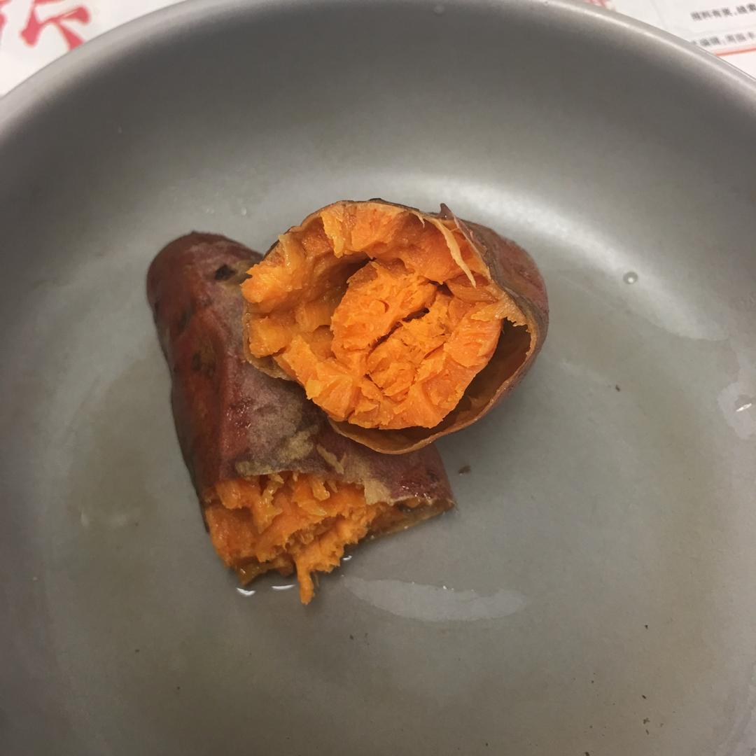【健康三餐】简单好吃的微波炉烤红薯