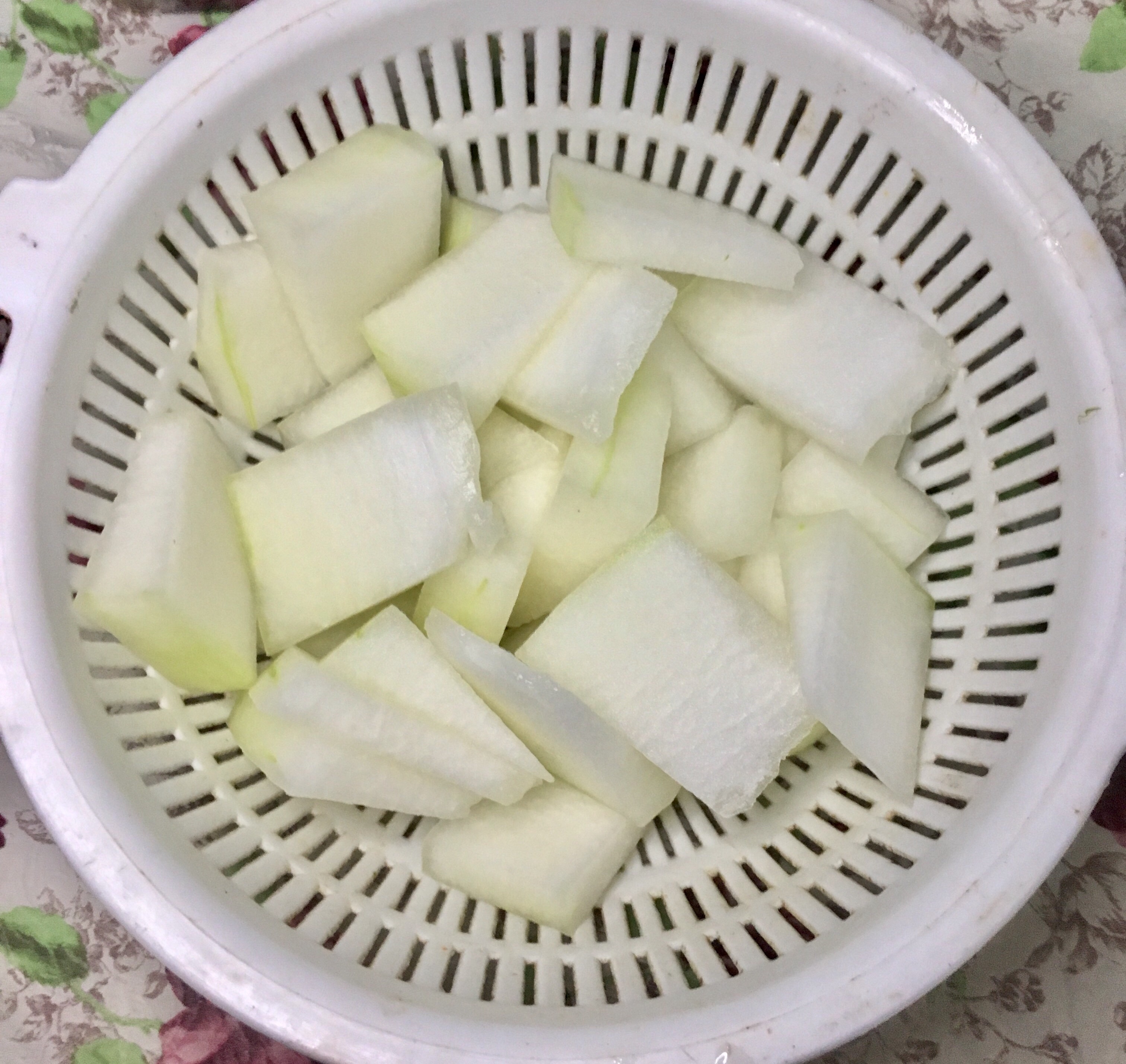清淡营养的冬瓜瘦肉汤（简单又好喝）的做法 步骤1