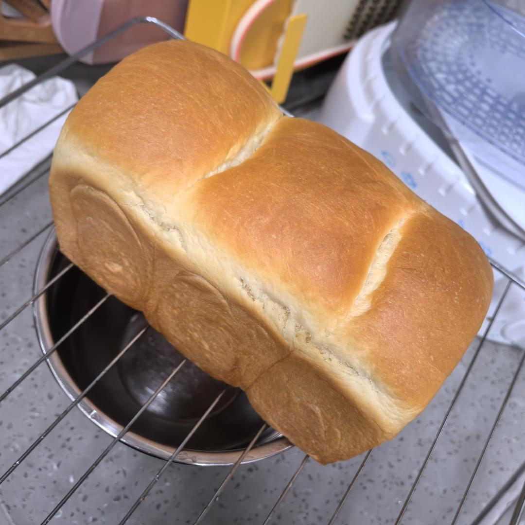 奶香纯粹的重料淡奶油吐司