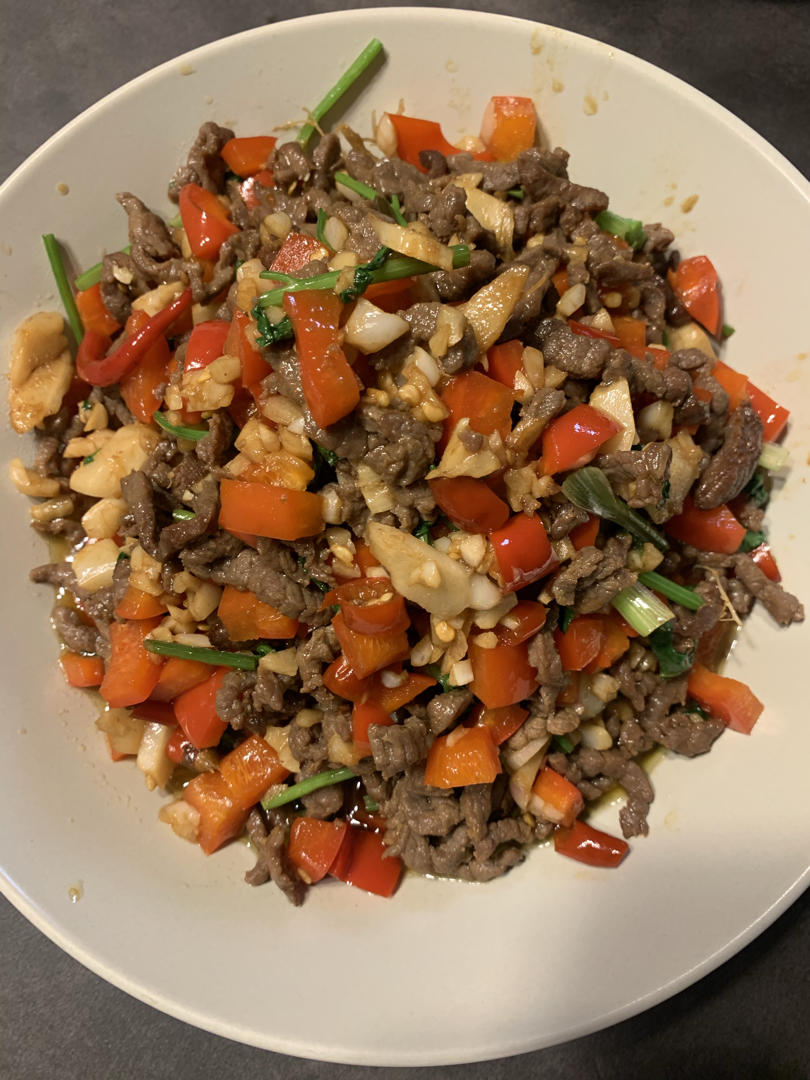 厨师长教你:"碎炒牛肉"的家常做法,开胃又下饭,先收藏起来