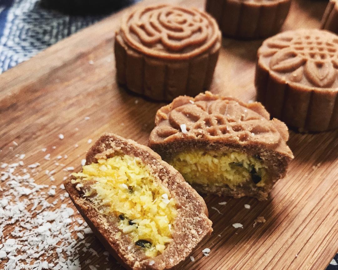 黄豆粉版的减脂控糖月饼🥮百香果椰蓉馅满口果香的做法