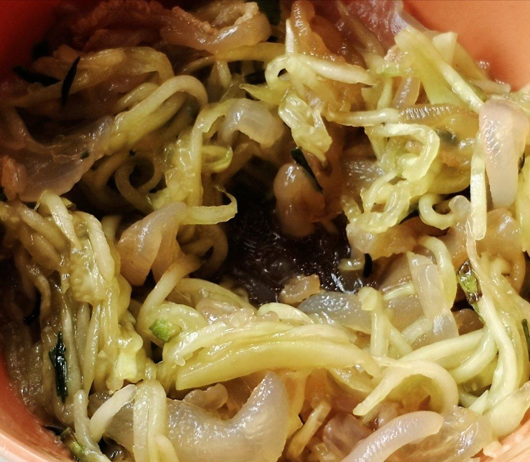 葱油黄瓜丝拌海蜇