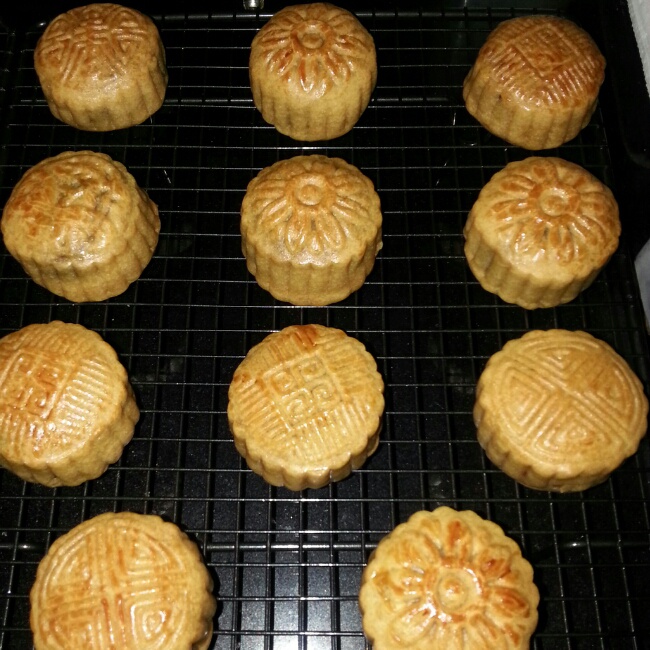 广式月饼——蛋黄莲蓉月饼