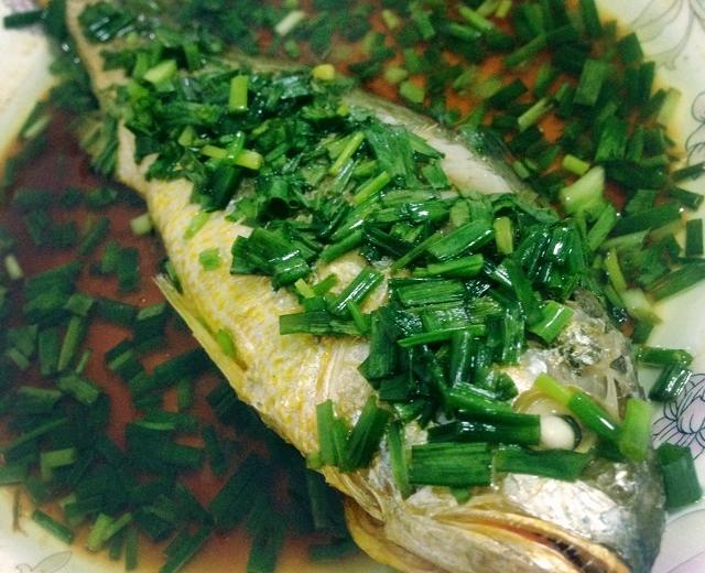 葱油黄鱼（这个超简单的葱油可以做各种清蒸的鱼）的做法