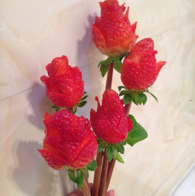 乖乖乖乖乖乖乖做的草莓玫瑰花