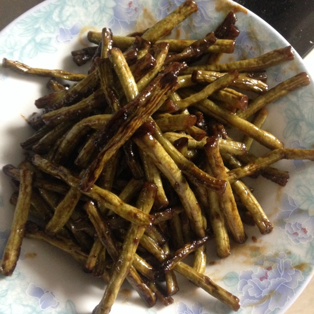 烫发的毛毛虫做的烤缸豆