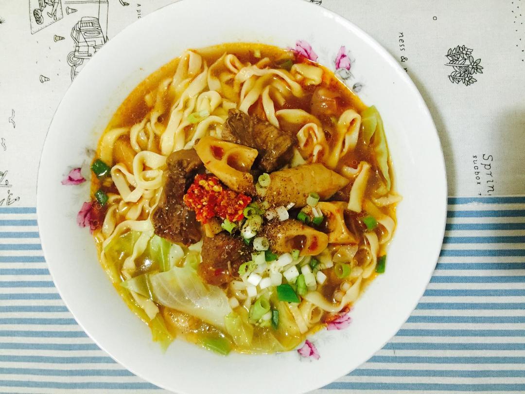 辣椒酱的正确吃饭：一碗有态度的牛肉面的做法
