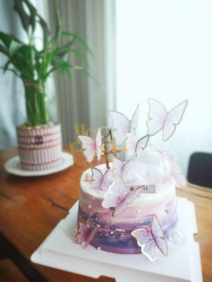 磕蛋糕的日子里……