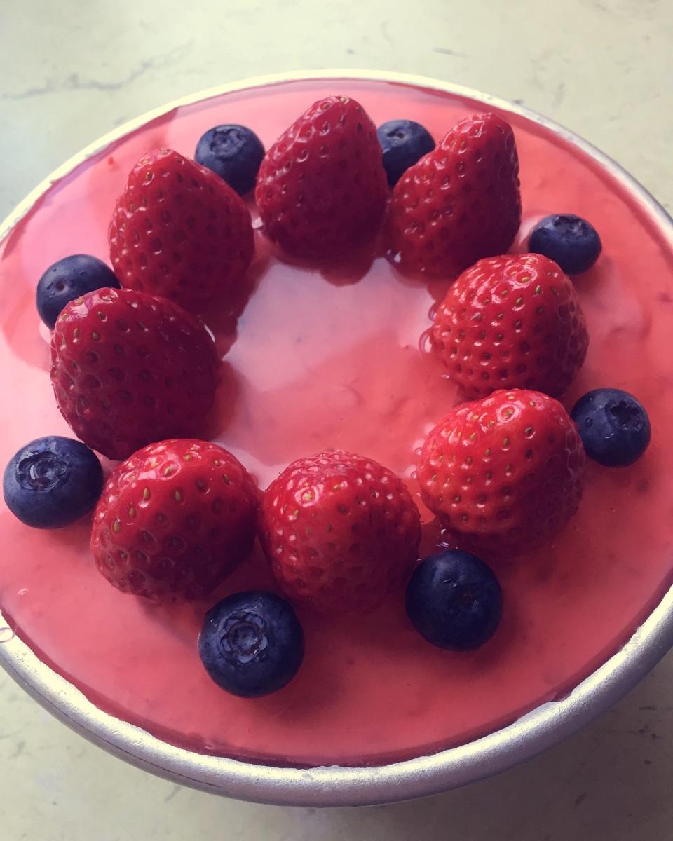 草莓慕斯蛋糕（6寸）