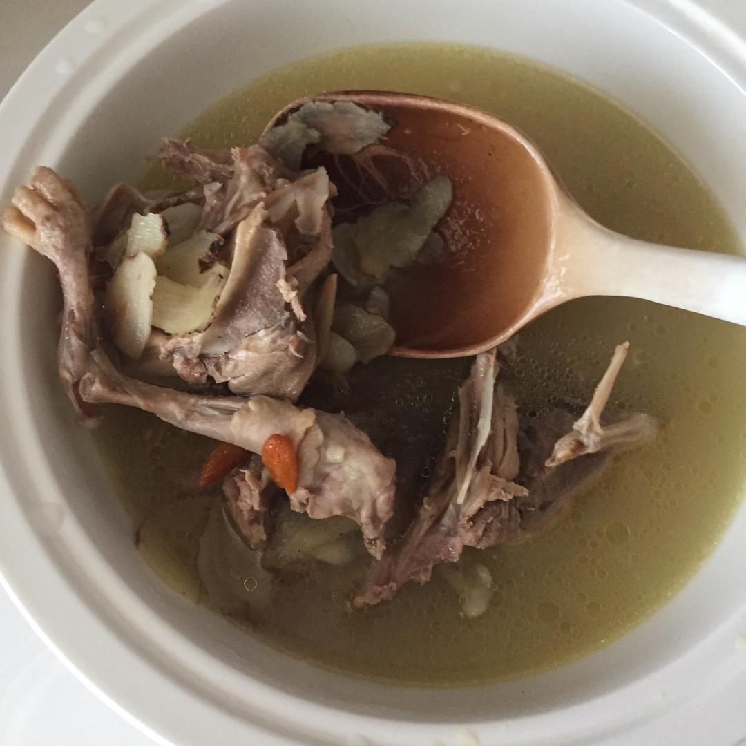 药膳鸽子汤