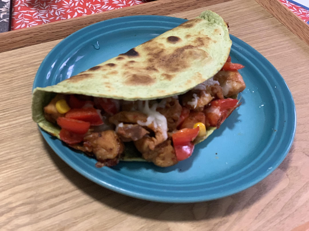 全麦熏鸡甜椒马苏里拉馅饼｜墨西哥Quesadilla
