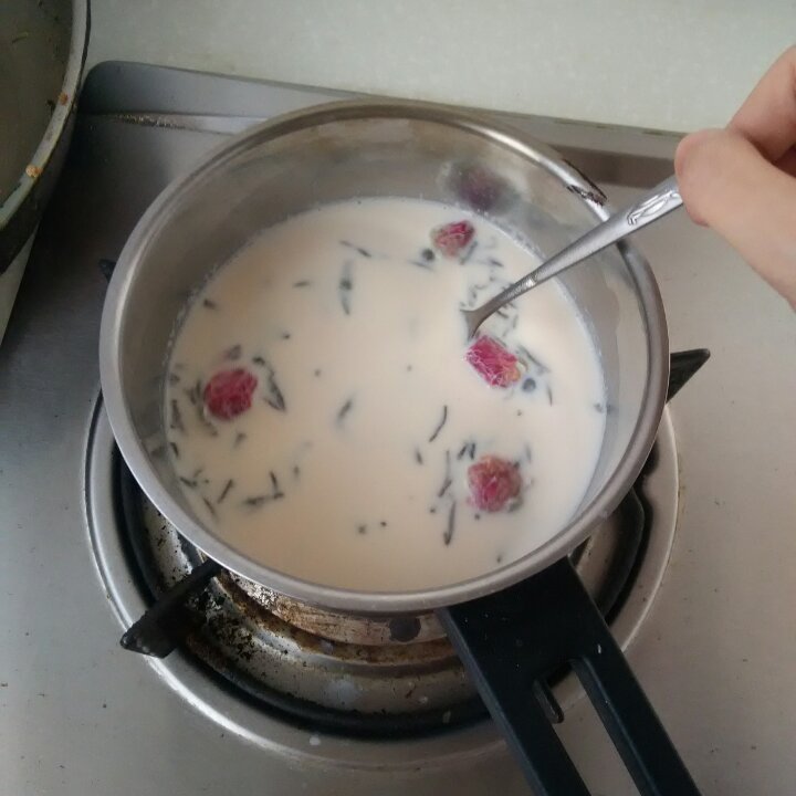 普洱玫瑰奶茶