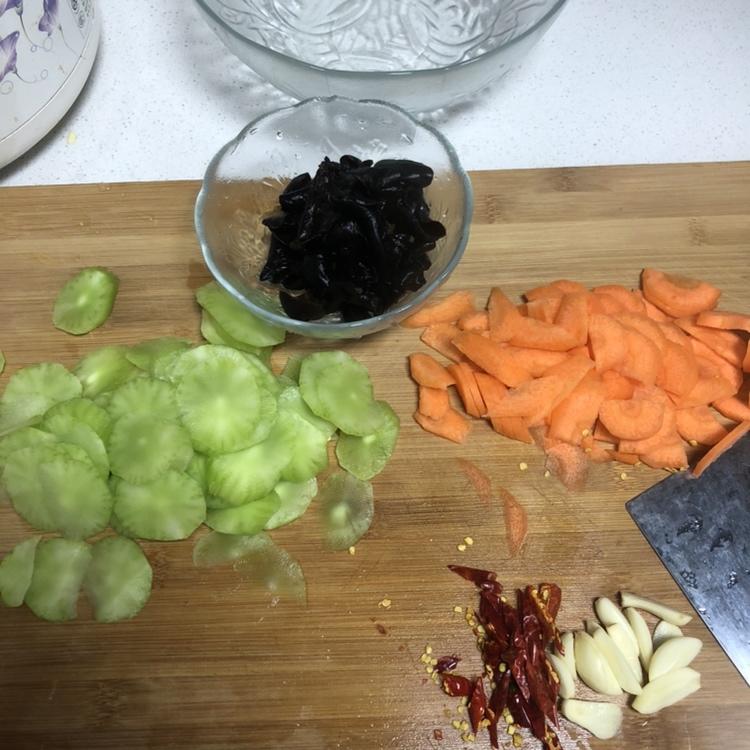 青笋炒木耳