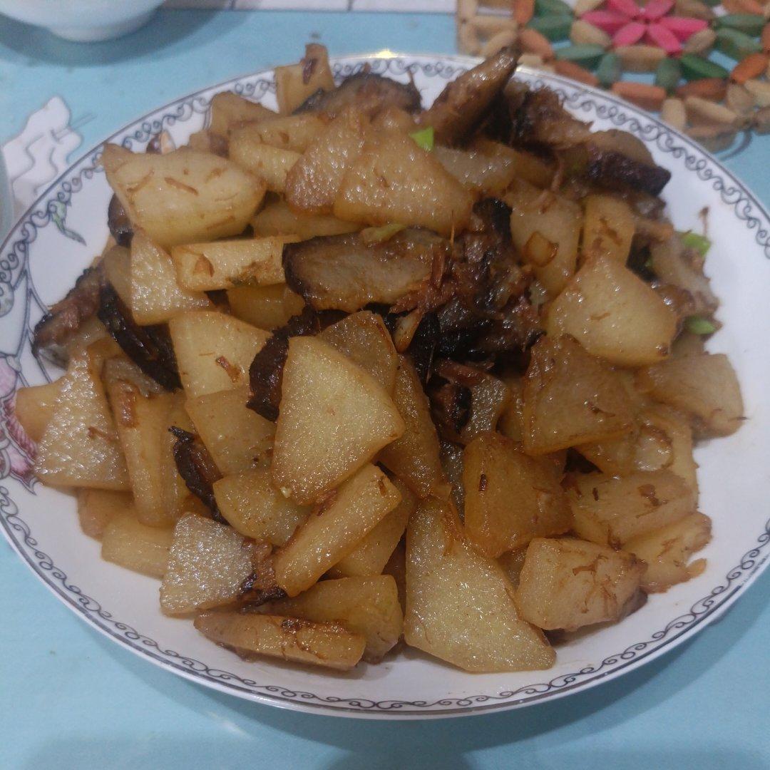 赛过肉的红烧腊肉炒冬瓜