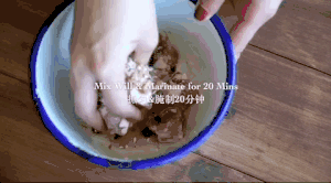 豆豉排骨煲仔饭的做法 步骤3