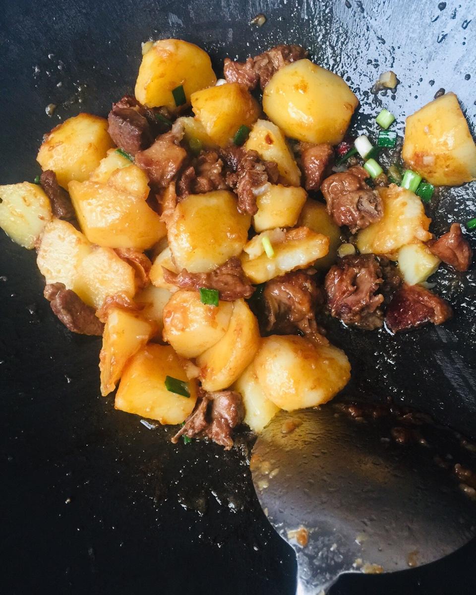 土豆焖鸭