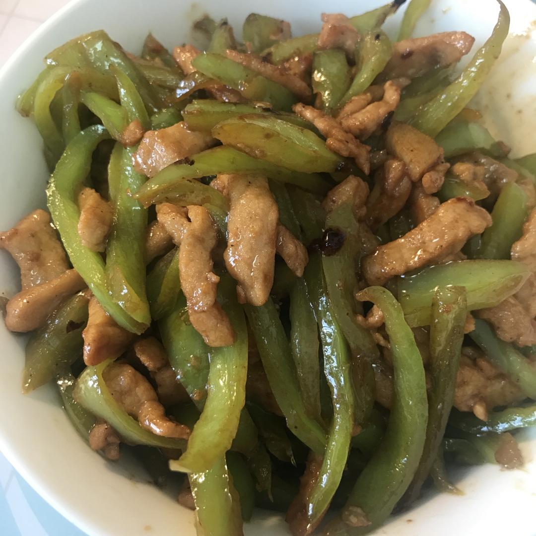 巨下饭的青椒炒肉丝