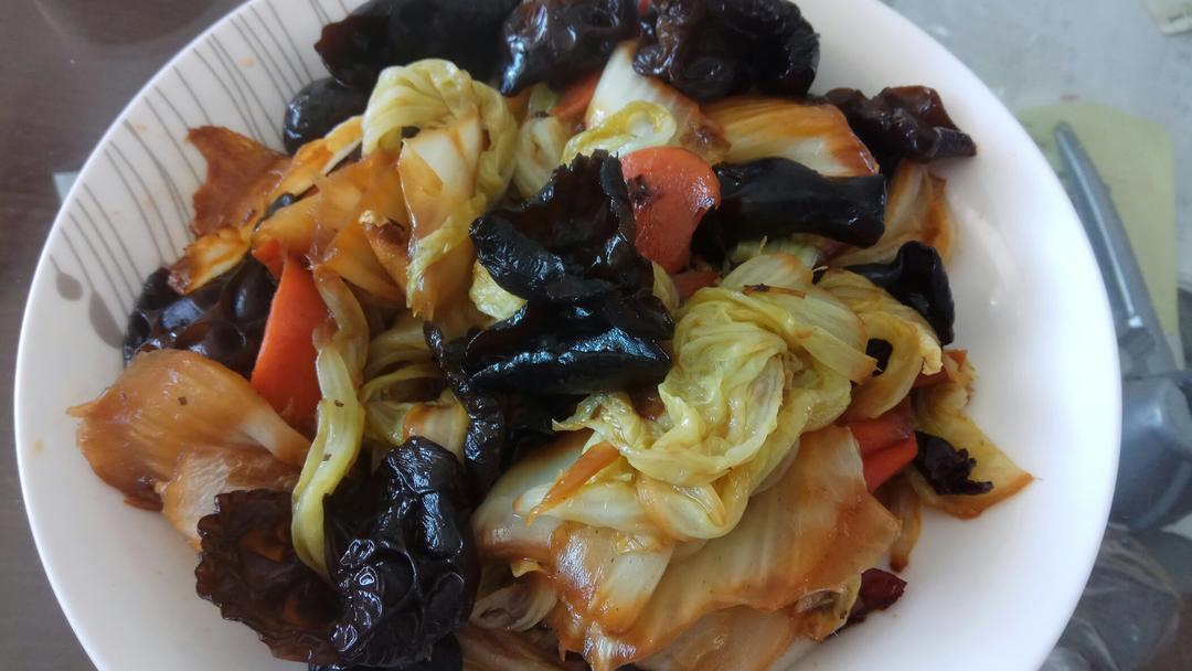 白菜炒木耳