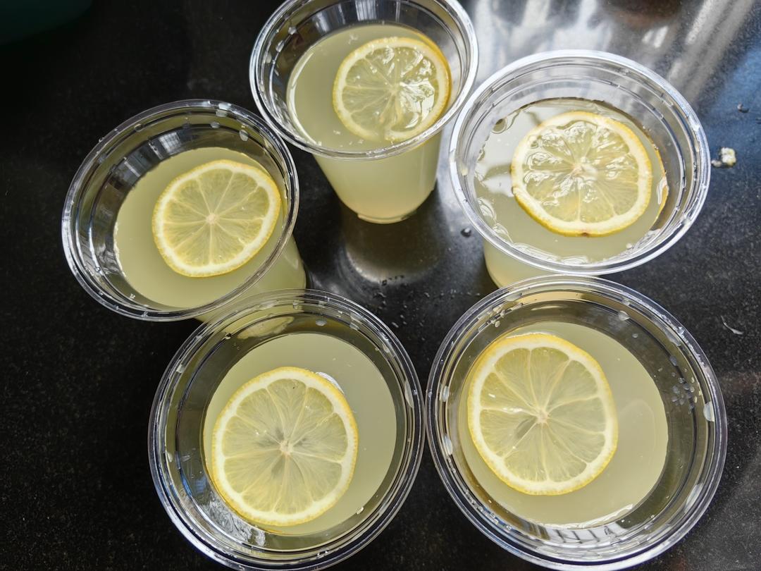 Lemonade（快乐柠檬水）
