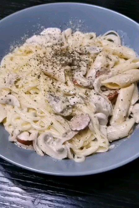 奶油蘑菇意大利面