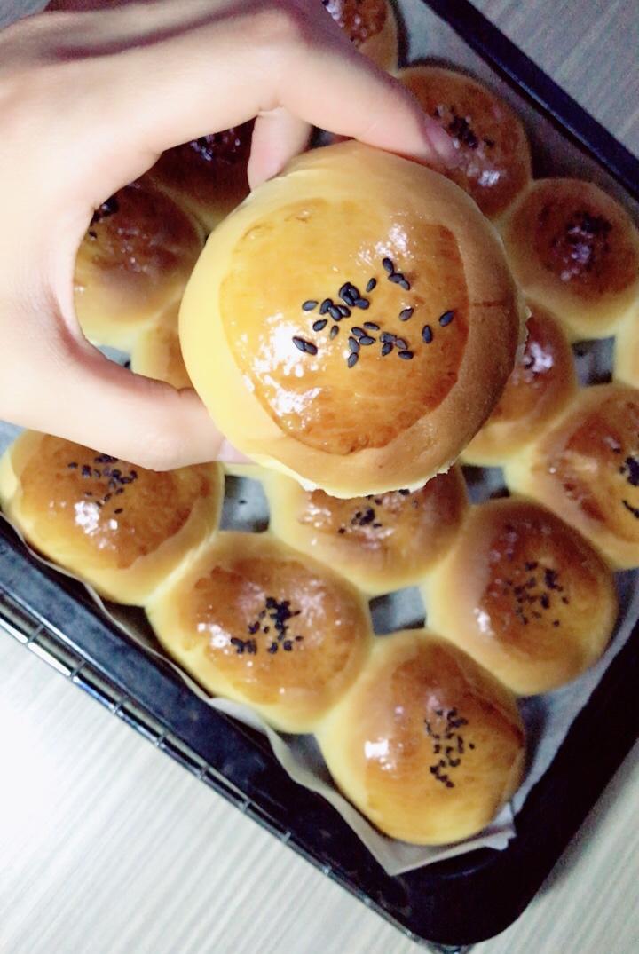 大人小孩都爱不释口的【蜂蜜牛奶小餐包】