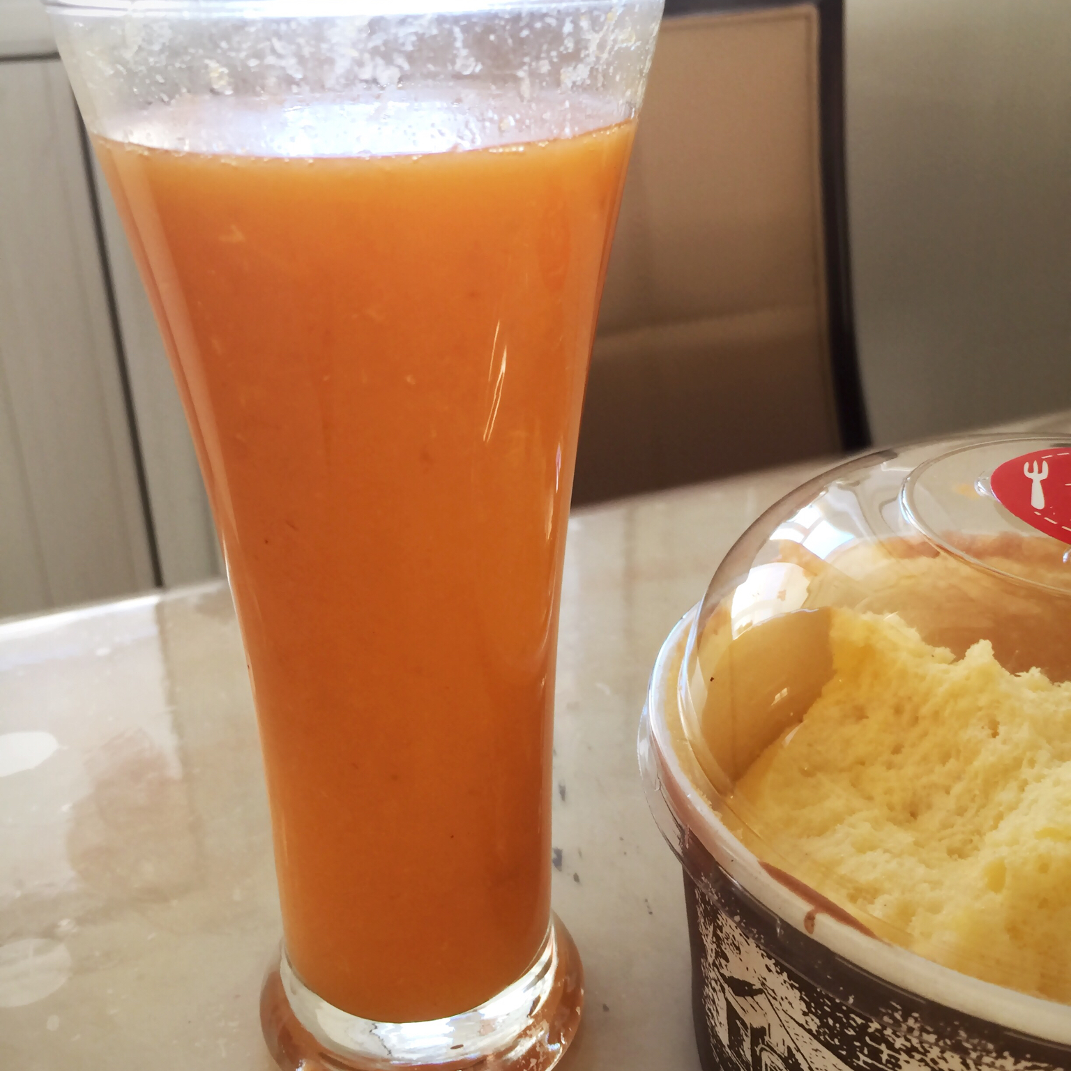 王梦遥做的桔子汁