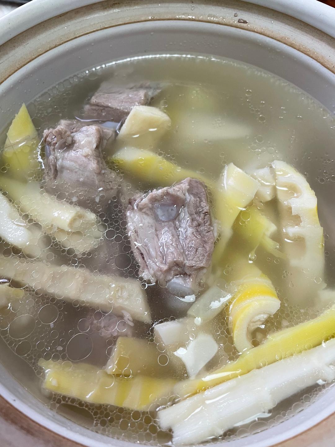 tiger妈咪家常菜之春笋排骨汤的做法