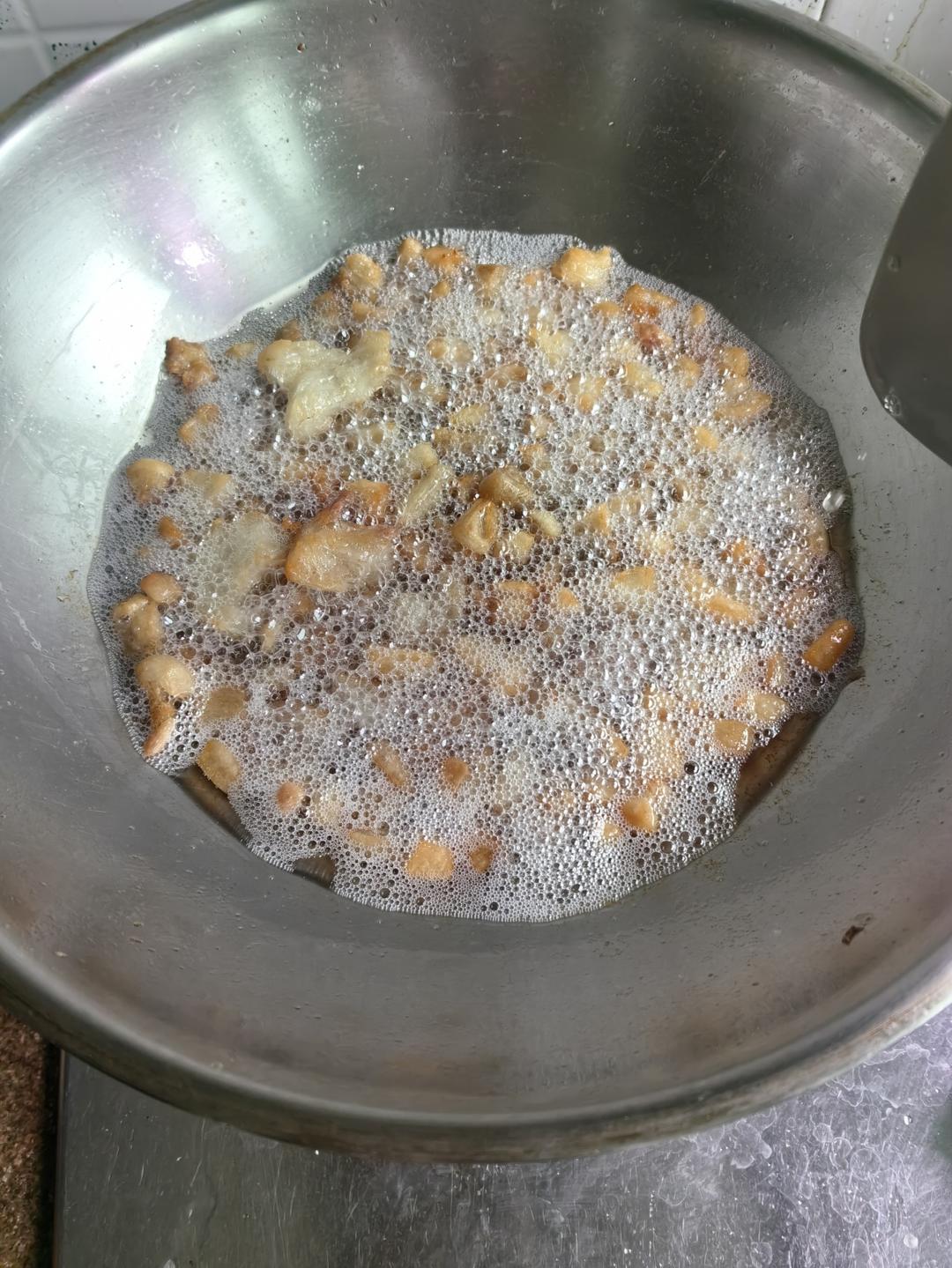 熬猪油渣渣/油吱了