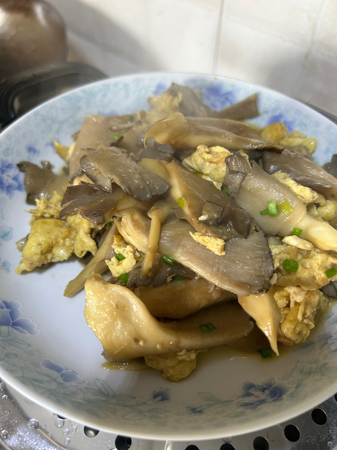 蘑菇炒鸡蛋	平菇这样炒，鲜美无比巨好吃